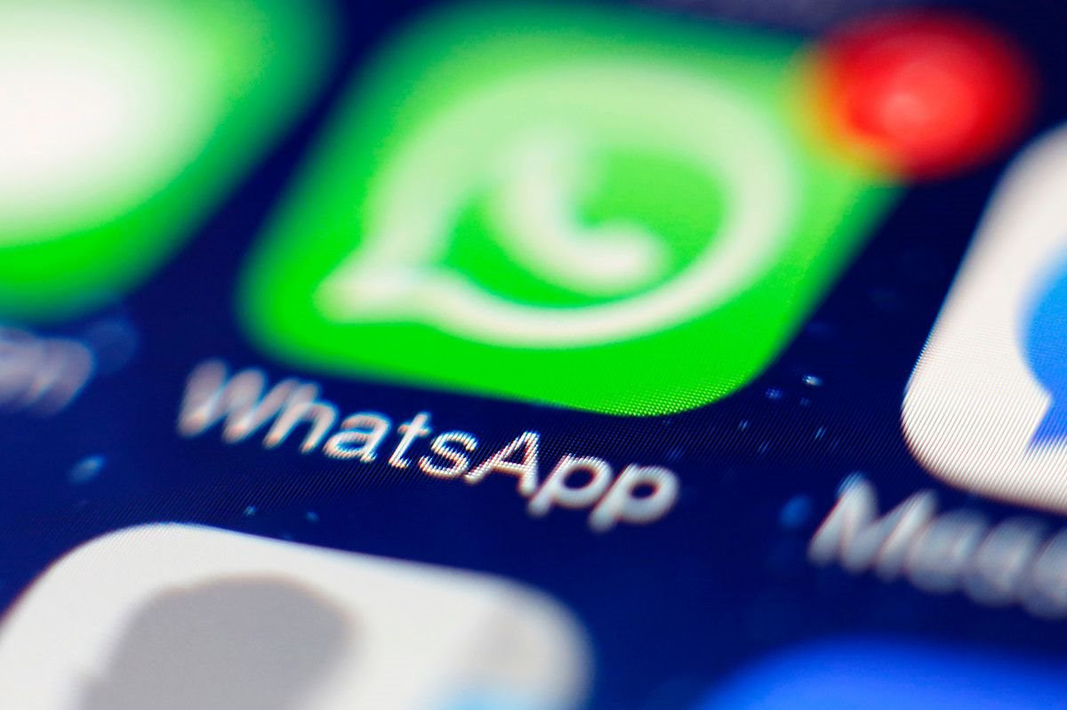 Mạng xã hội lớn nhất hành tinh quay sang coi WhatsApp là công cụ kiếm tiền mới.