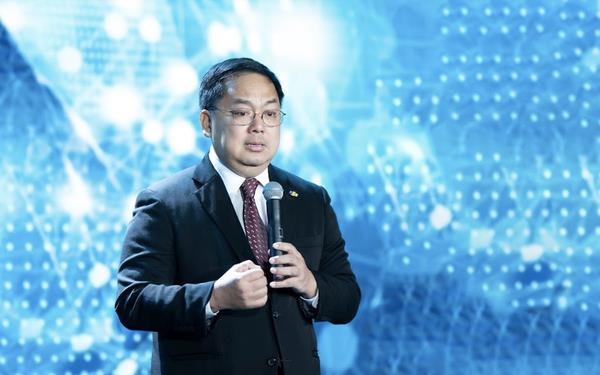 Chủ tịch FPT Telecom Hoàng Nam Tiến - Vnfinance