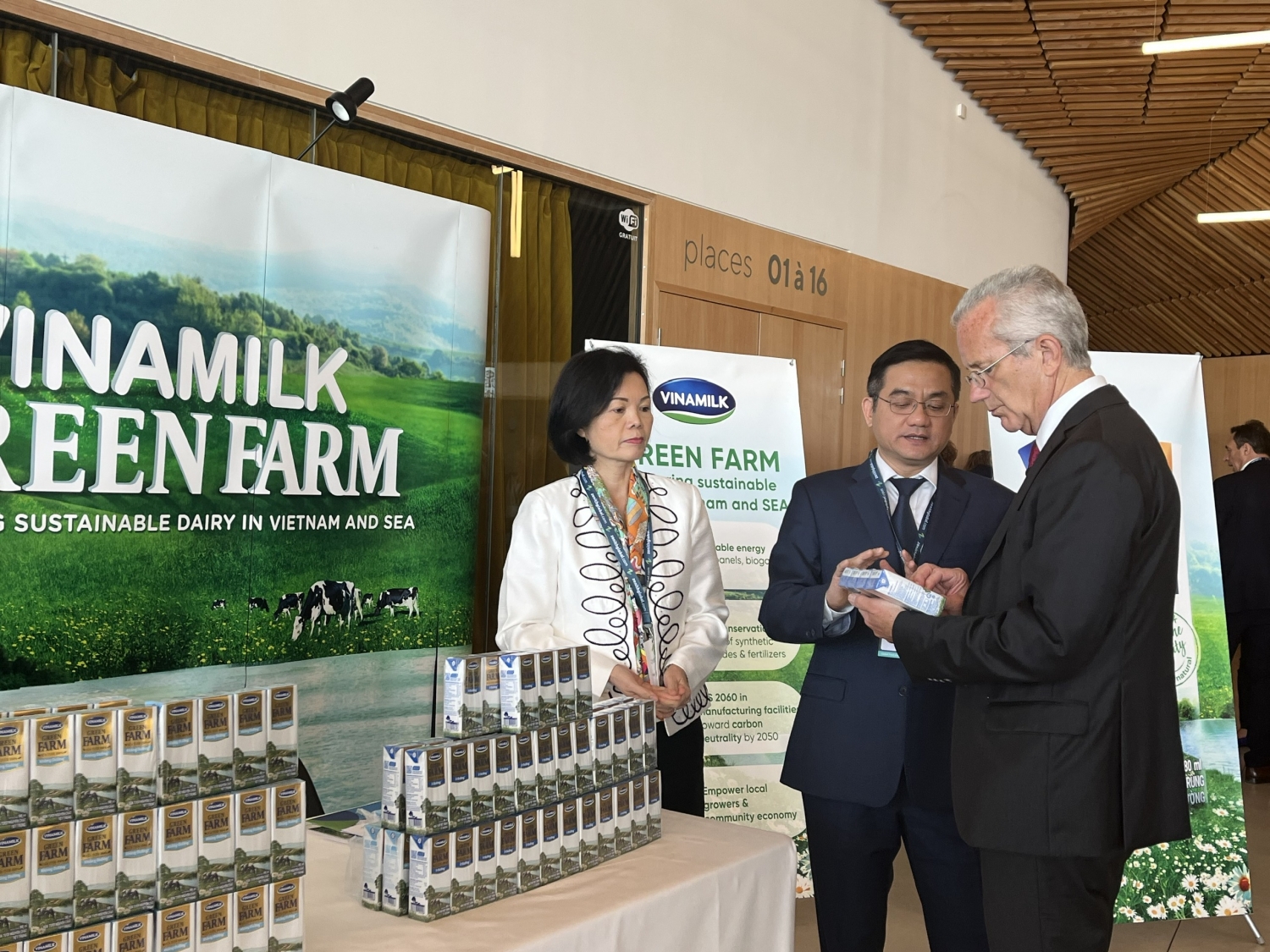 Sữa tươi Vinamilk Green Farm được giới thiệu tại Hội nghị sữa toàn cầu năm 2022 và nhận được nhiều phản hồi tích cực