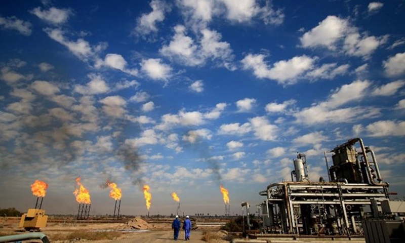 Cổ phiếu dầu khí đua nhau tăng nóng trước bối cảnh giá dầu “leo thang”