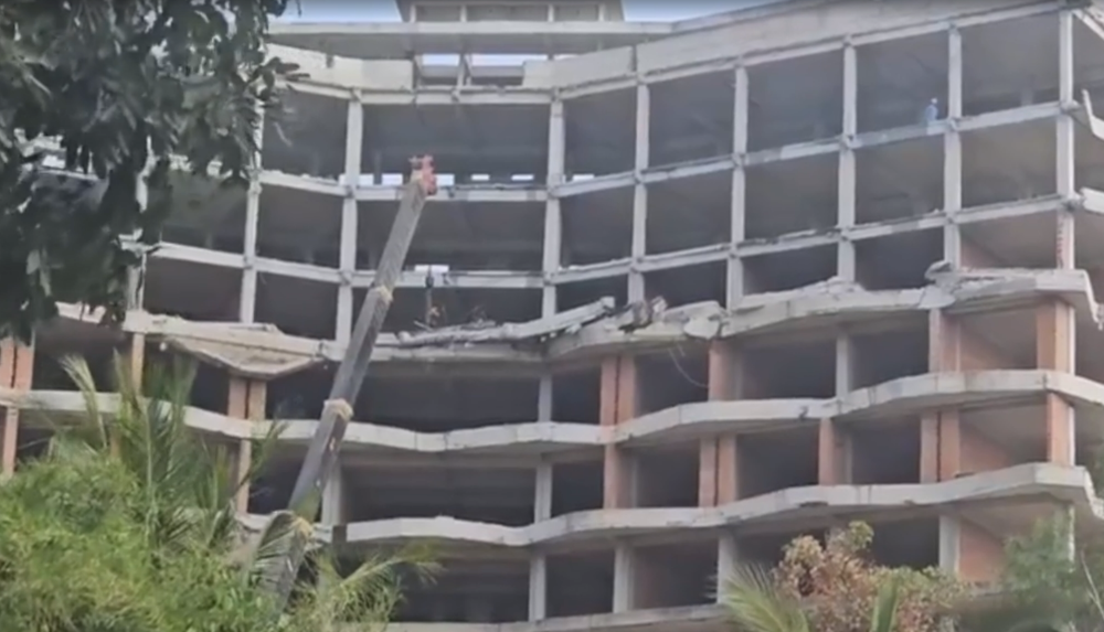 Kiên Giang: Tháo dỡ khách sạn 12 tầng xây sai phép tại Phú Quốc