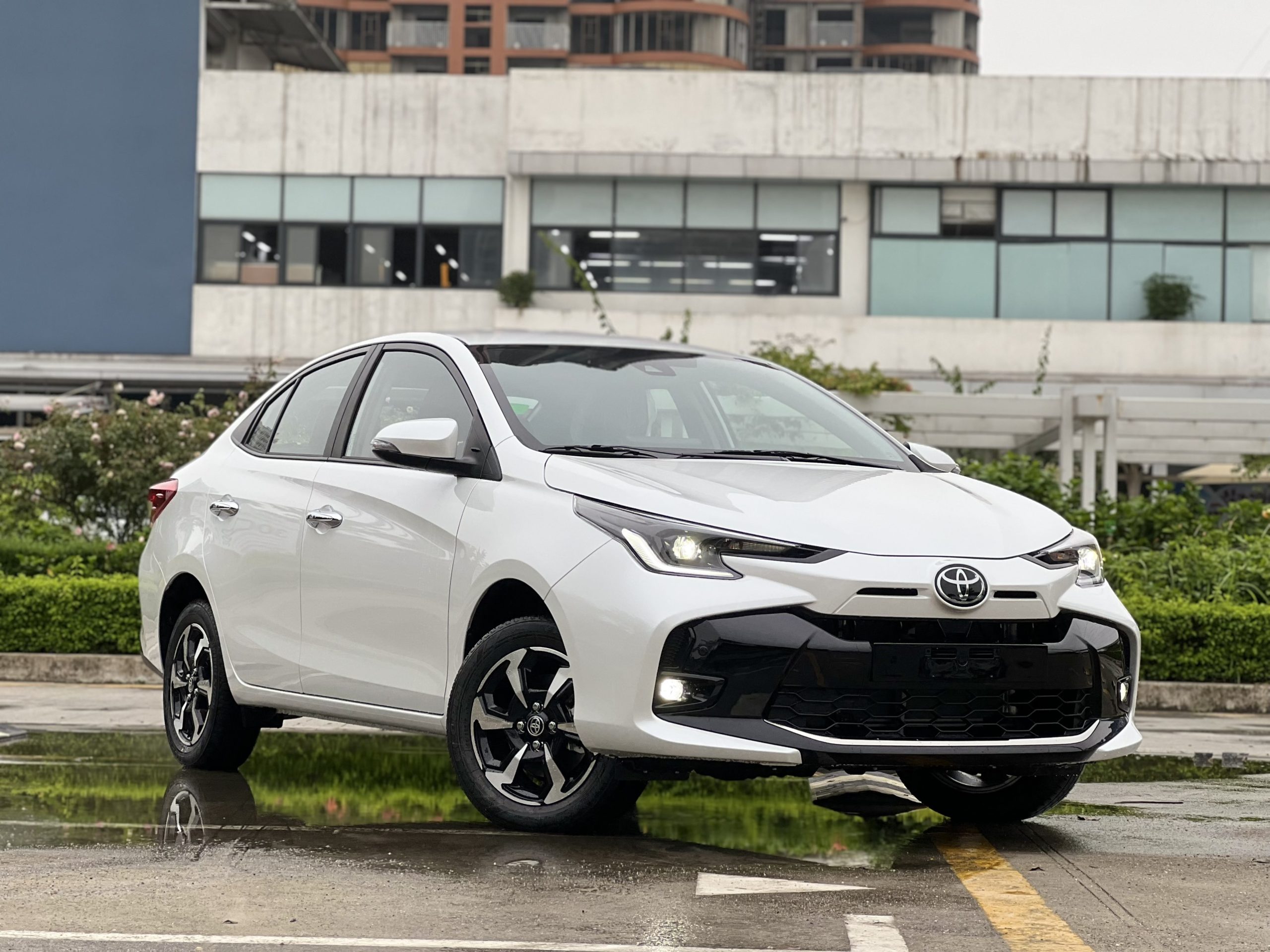 Giá xe Toyota Vios lăn bánh đầu tháng 6/2024 ‘rẻ như bèo’, hấp dẫn hơn Hyundai Accent và Honda City ảnh 3
