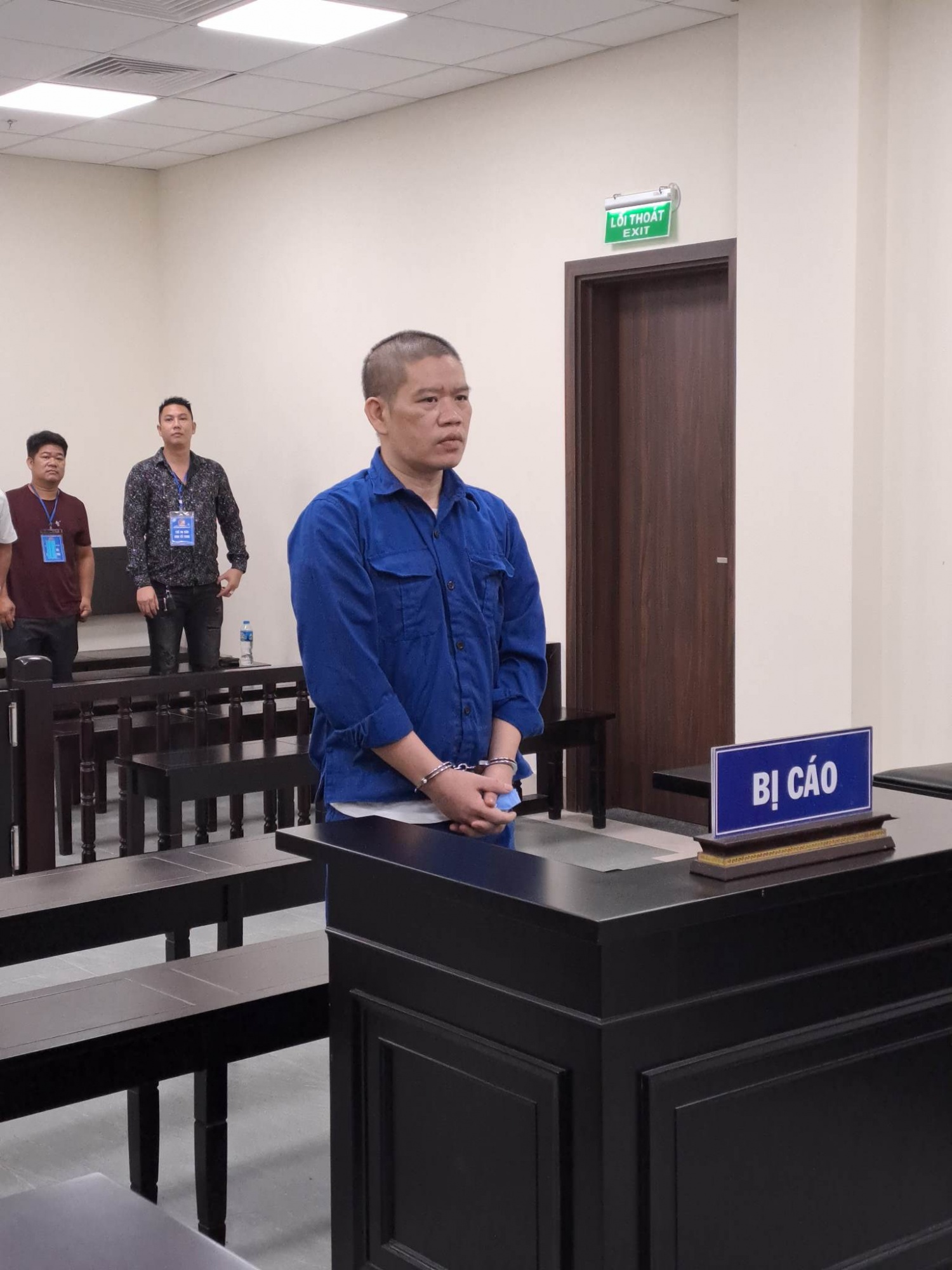 Bi hài bán đất nhờ...