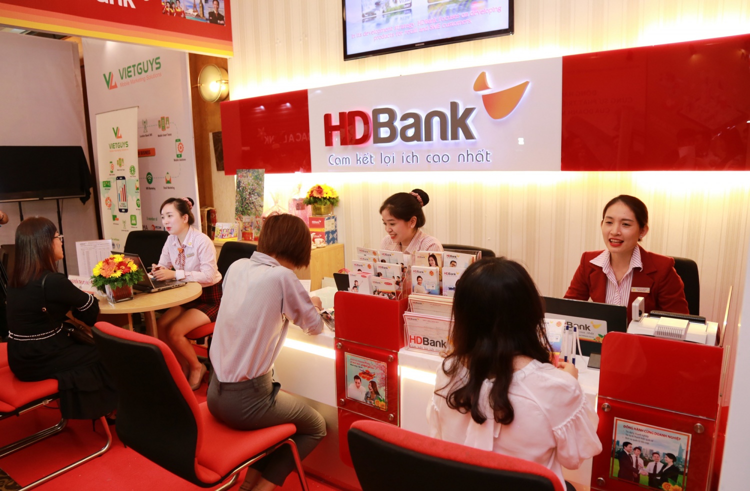 Tin ngân hàng ngày 3/7: HDBank chốt quyền chia cổ tức bằng tiền và cổ phiếu tổng tỷ lệ 30%