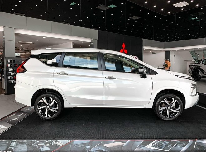 Mitsubishi Xpander giảm giá cực sốc 80 triệu đồng, chạm mốc rẻ hiếm gặp khiến Suzuki XL7 lép vế ảnh 3