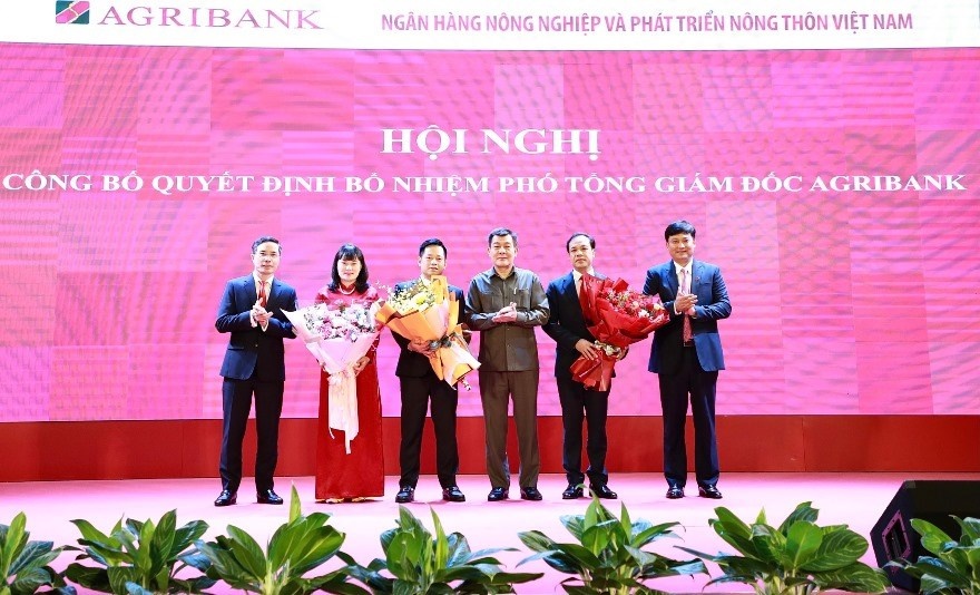 Điểm tin ngân hàng ngày 24/8: Cảnh báo mạo danh NHNN để lừa đảo cập nhật thông tin sinh trắc học