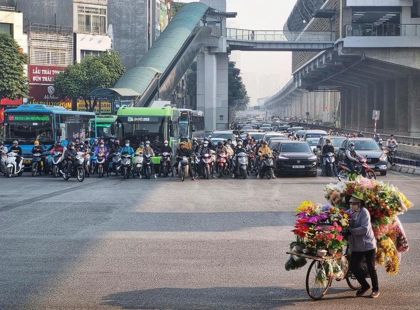 Mặc dù lượng phương tiện qua nút giao lớn, tuy nhiên không xảy ra tình trạng lộn xộn tại nút giao. Đáng chú ý, việc chấp hành luật giao thông đường bộ của người dân tốt lên rõ rệt.