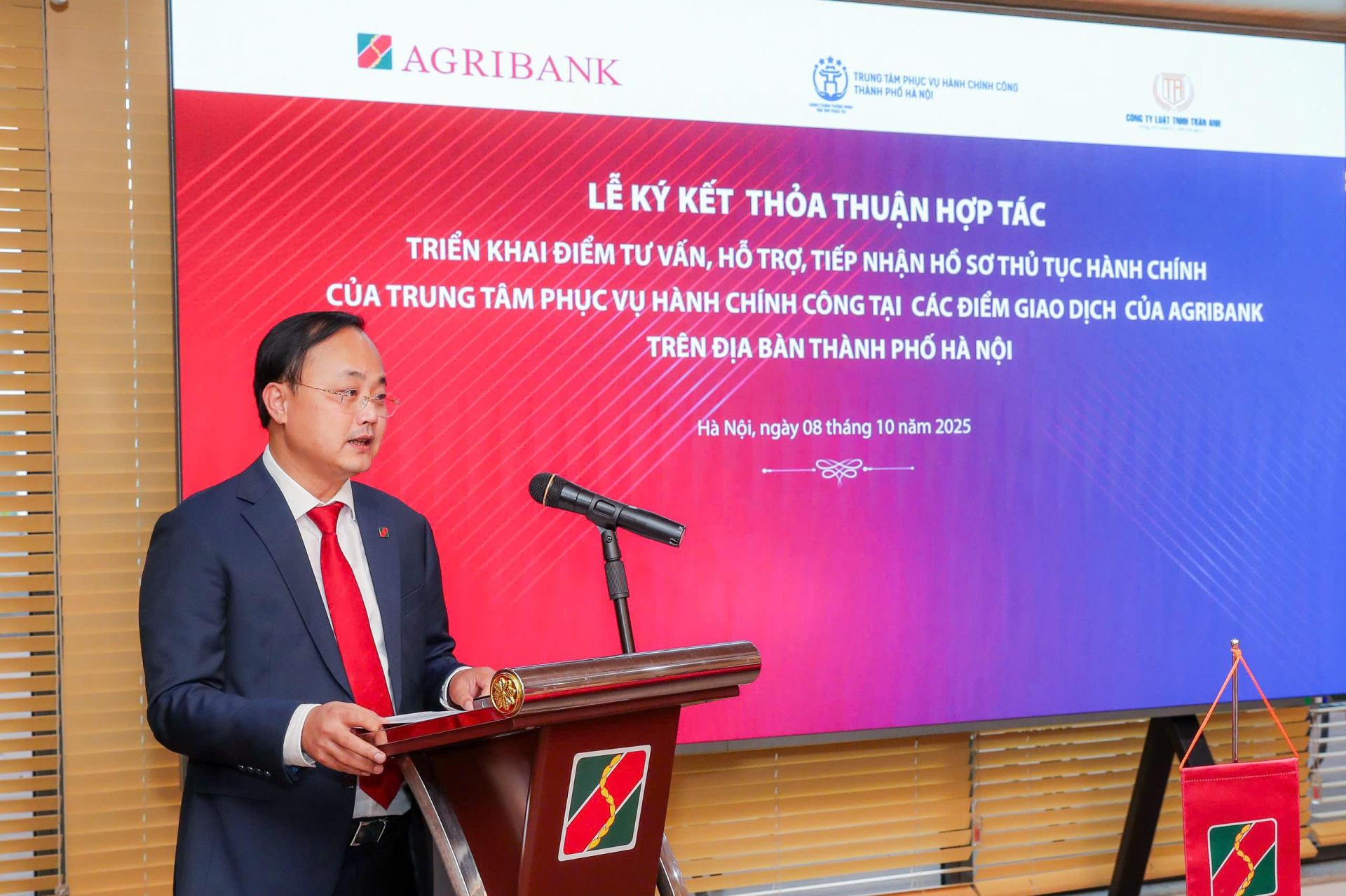 nh 3 - Ông Tô Huy Vũ - Chủ tịch Hội đồng thành viên Agribank phát biểu tại lễ ký kết