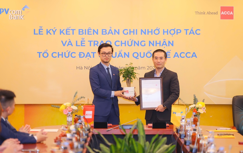 PVcomBank được trao chứng nhận Tổ chức đạt chuẩn Quốc tế ACCA