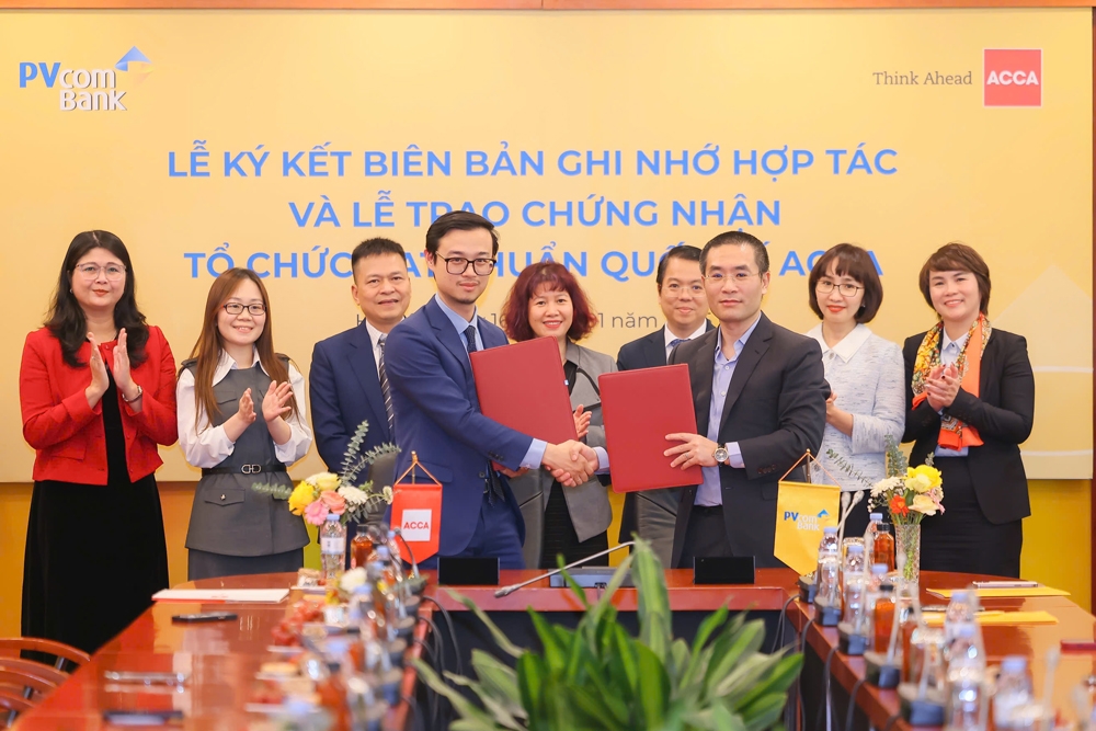 PVcomBank được trao chứng nhận Tổ chức đạt chuẩn Quốc tế ACCA