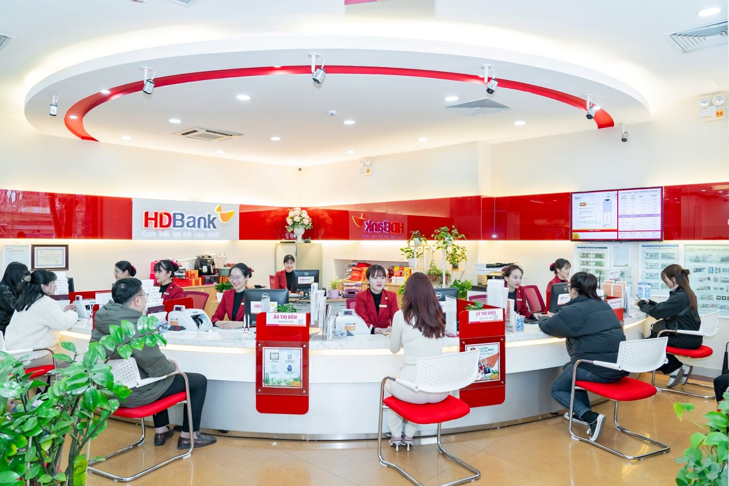 Điểm tin ngân hàng ngày 28/2: HDBank triển khai gói vay mua nhà đến 50 năm, lãi suất chỉ từ 4,5%