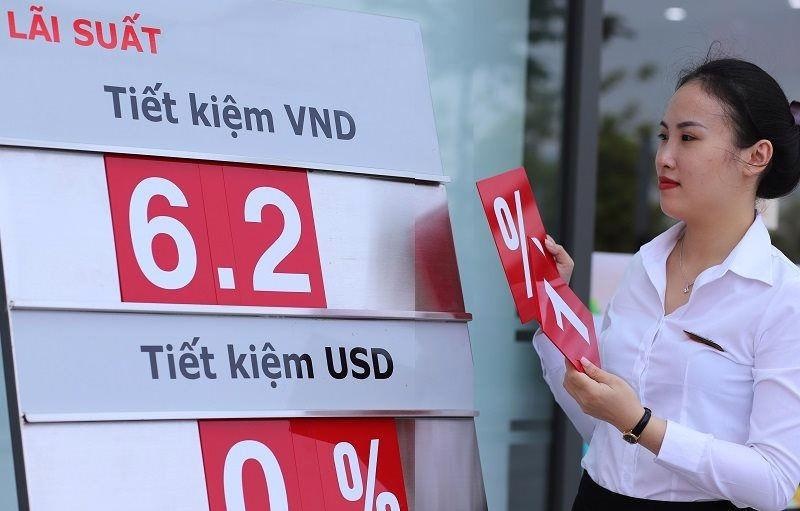 Điểm tin ngân hàng ngày 29/4: Một số ngân hàng bất ngờ điều chỉnh tăng lãi suất huy động