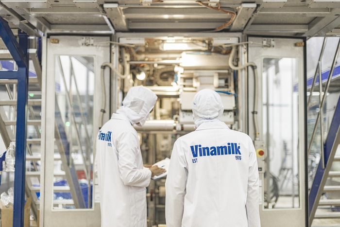 400 phép thử, 200 kiểm định: Vinamilk đặt lại chuẩn sữa tươi Việt- Ảnh 2. 400 phép thử, 200 kiểm định: Vinamilk đặt lại chuẩn sữa tươi Việt- Ảnh 2.