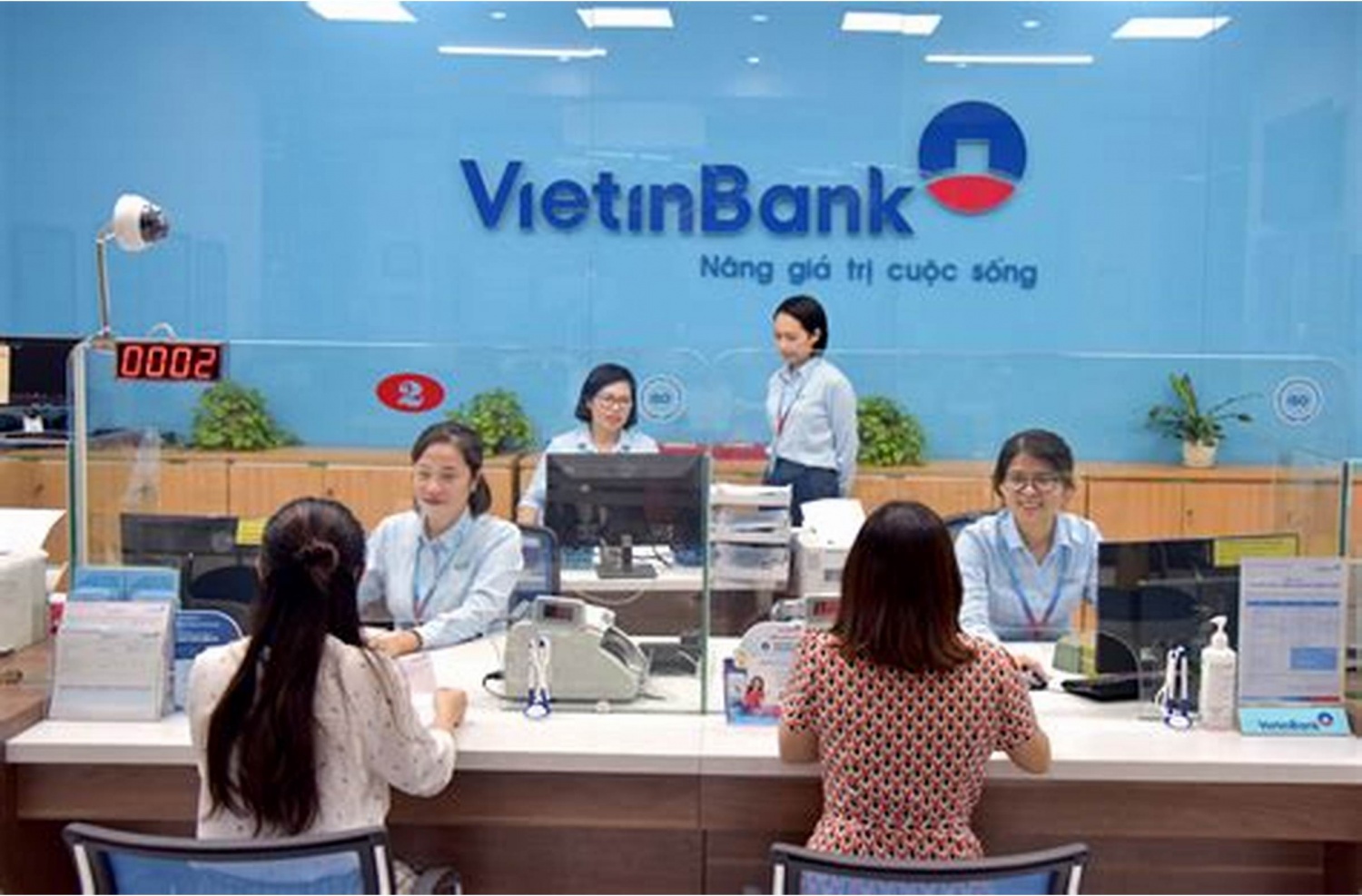 Điểm tin ngân hàng ngày 22/5: Người dân gửi tiền vào ngân hàng tăng kỷ lục