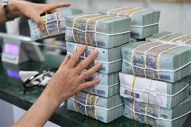 Điểm tin ngân hàng ngày 4/6: Nhiều áp lực khiến mặt bằng lãi suất khó giảm sâu trong thời gian tới