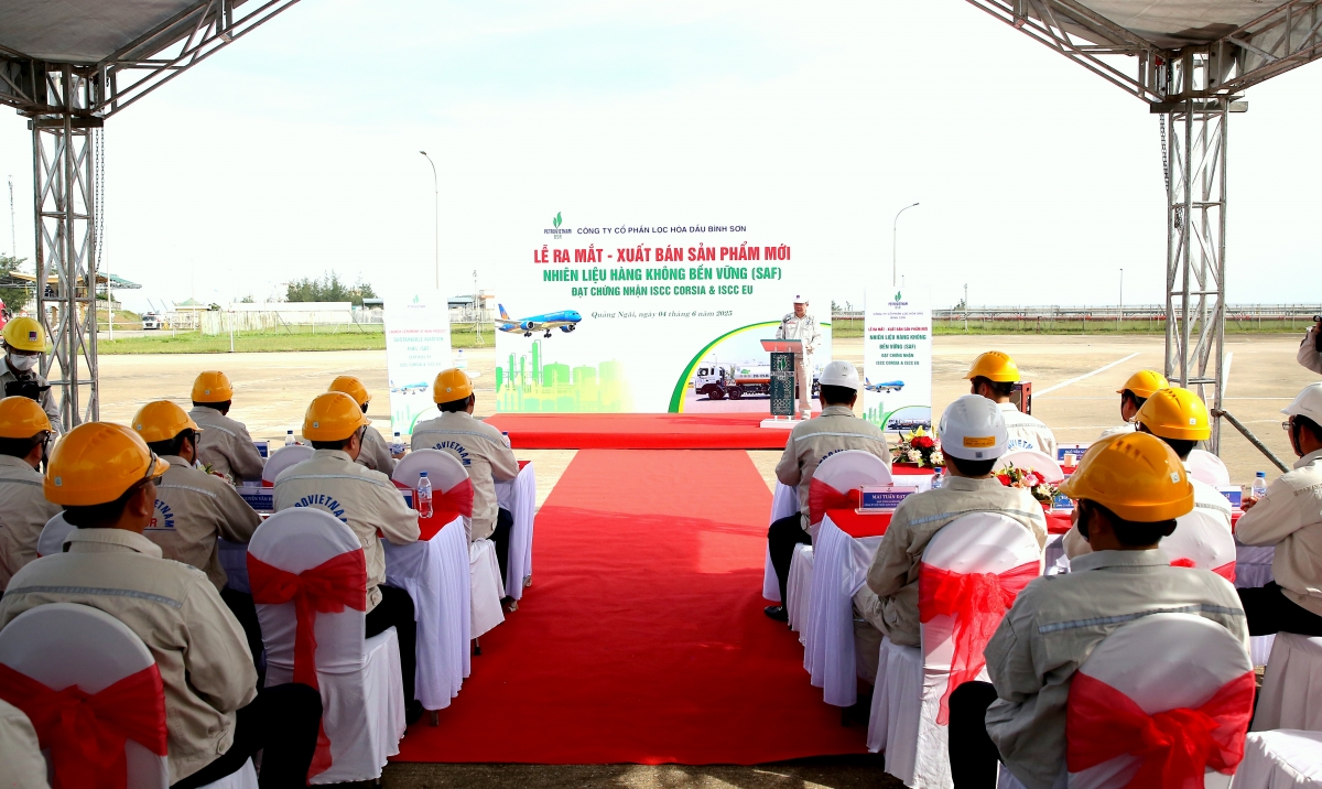 BSR xuất bán lô sản phẩm mới Nhiên liệu hàng không bền vững (SAF)