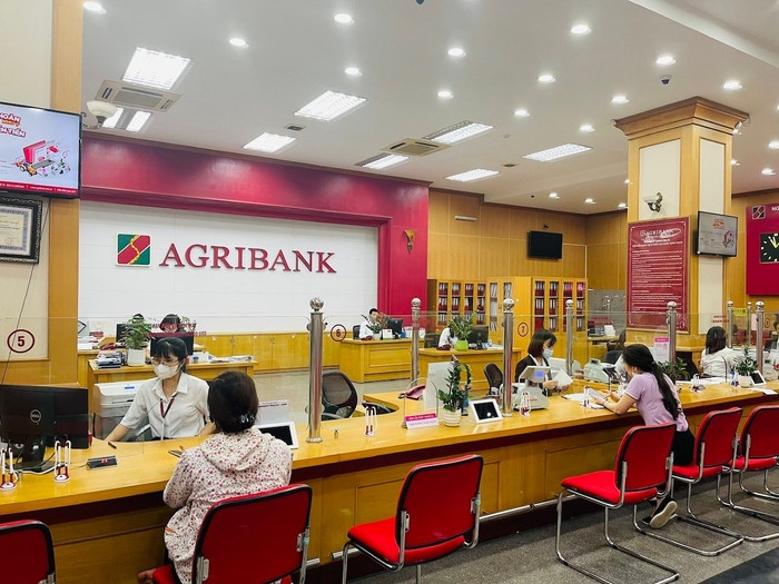 Tin tức ngân hàng nổi bật tuần qua: Vietcombank ghi nhận kết quả kinh doanh tích cực
