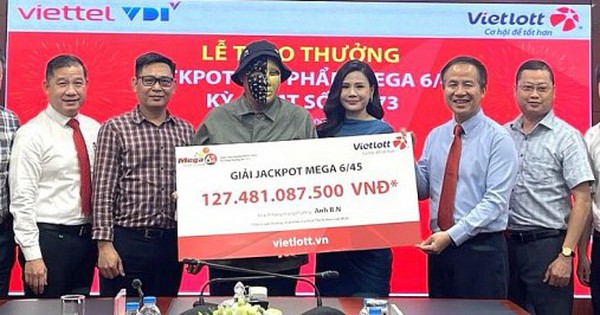 1 khách hàng trúng thưởng xổ số Vietlott hơn 127 tỉ đồng. Ảnh minh họa