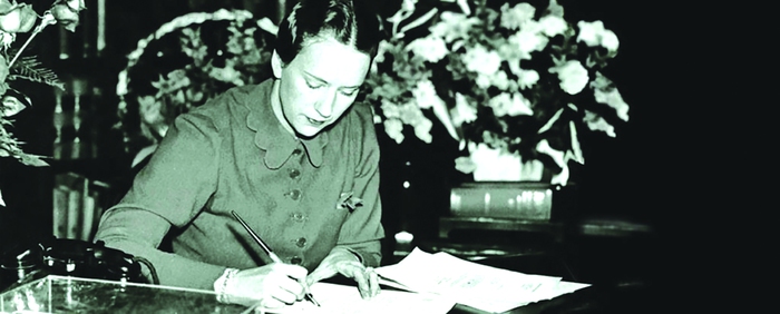 Người phụ nữ phá vỡ 