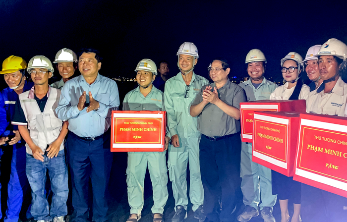 Thủ tướng Phạm Minh Chính đốc thúc tiến độ cầu Nhơn Trạch, kết nối trục giao thông chiến lược- Ảnh 3. Thủ tướng Phạm Minh Chính đốc thúc tiến độ cầu Nhơn Trạch, kết nối trục giao thông chiến lược- Ảnh 3.
