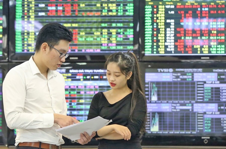 Chứng khoán tuần mới (từ 11 đến 15/8): Làm gì với 