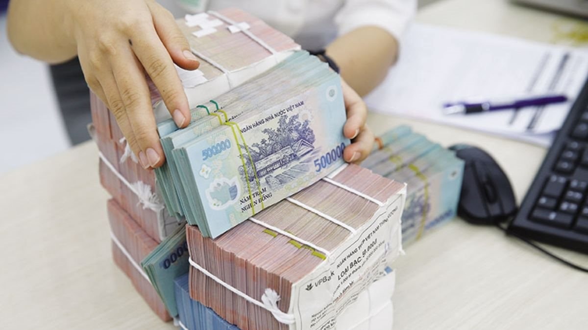 Điểm tin ngân hàng ngày 13/8: Dự báo lãi suất huy động ngân hàng giảm nhẹ vào cuối năm 2025