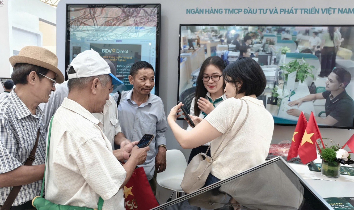 BIDV mang dấu ấn đặc sắc hòa chung Thành tựu 80 năm của Đất nước