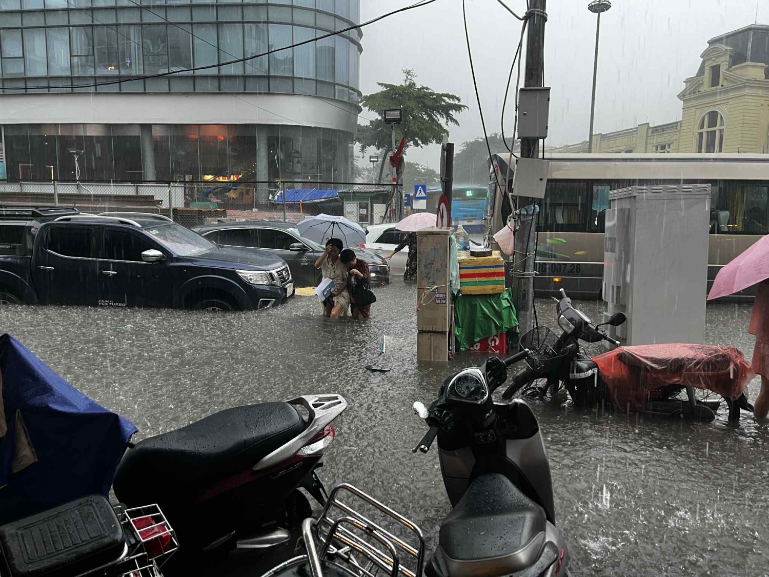 Em ơi... Hà Nội lụt!