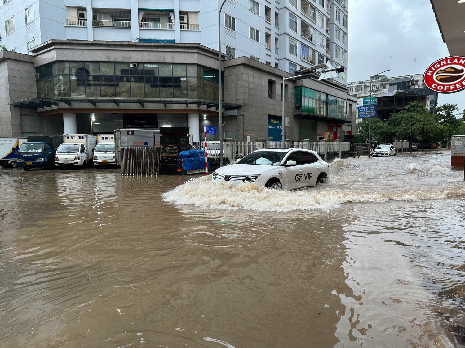 Em ơi... Hà Nội lụt!