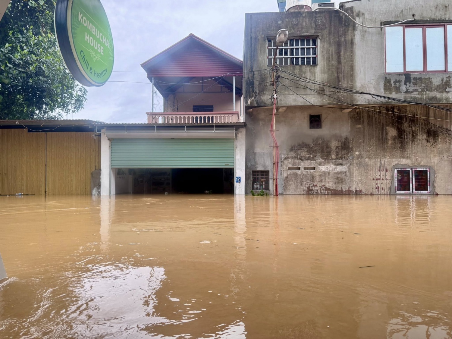 Mưa lớn gây ngập lụt diện rộng tại Thái Nguyên