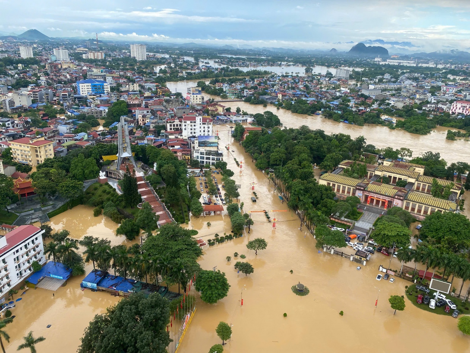 Mưa lớn gây ngập lụt diện rộng tại Thái Nguyên