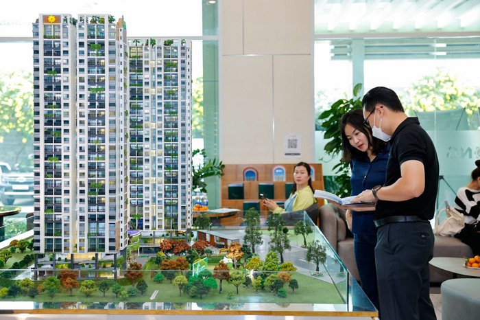 Tín dụng bất động sản: Cần kiểm soát, không nên 