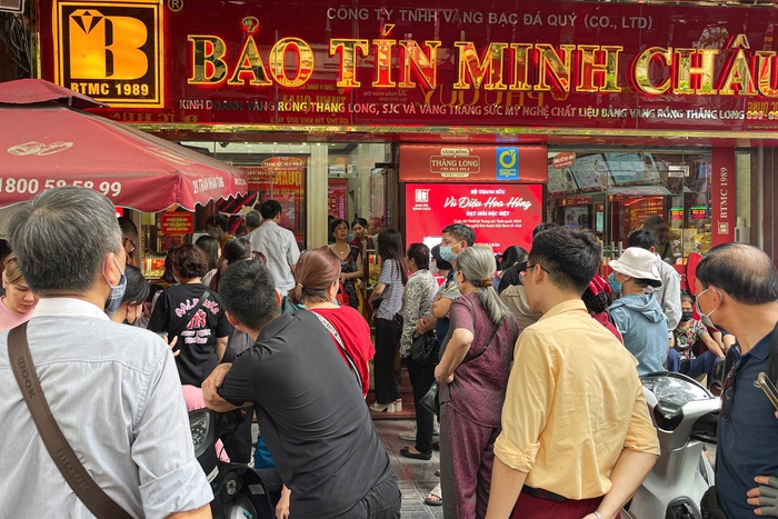 Vàng nhẫn khan hiếm, tiến đến 16 triệu đồng/chỉ- Ảnh 2.