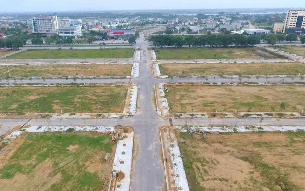 Điểm tin xây dựng - bất động sản ngày 3/11: HoREA đề xuất nâng mức xử phạt với người bỏ cọc đấu giá đất