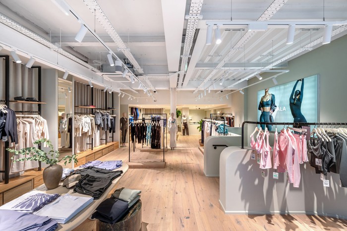 Hai nữ doanh nhân trẻ dựng thương hiệu triệu USD từ mạng xã hội- Ảnh 2.