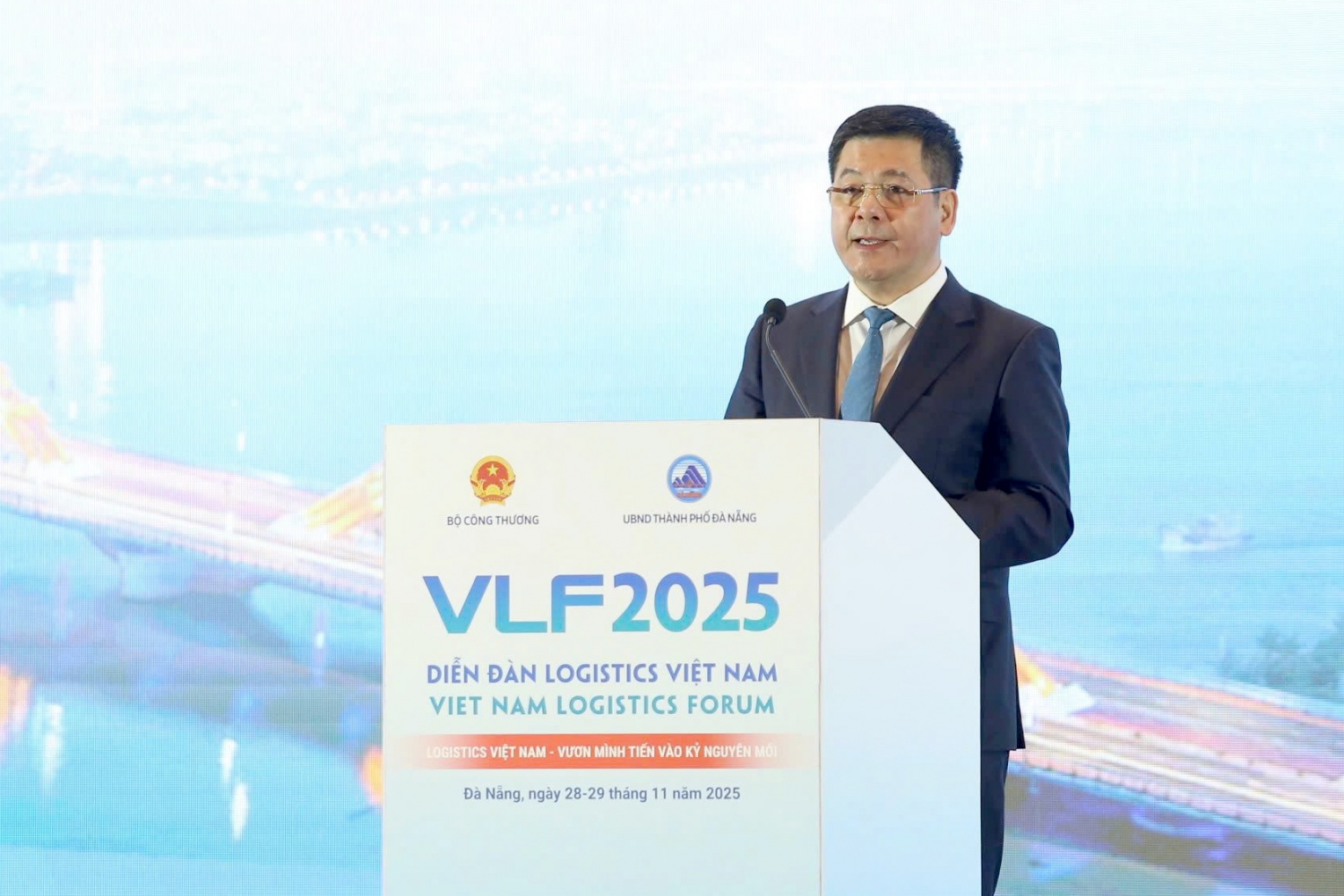 Bộ trưởng Bộ Công thương Nguyễn Hồng Diên phát biểu khai mạc diễn đàn