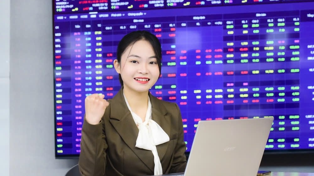 Nhận định thị trường chứng khoán ngày 3/12: Ưu tiên nắm giữ cổ phiếu hồi phục mạnh