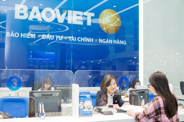 Tập đoàn Bảo Việt miễn nhiệm 2 lãnh đạo cấp cao trong bối cảnh lợi nhuận của doanh nghiệp suy giảm gần 13% trong 6 tháng đầu năm.