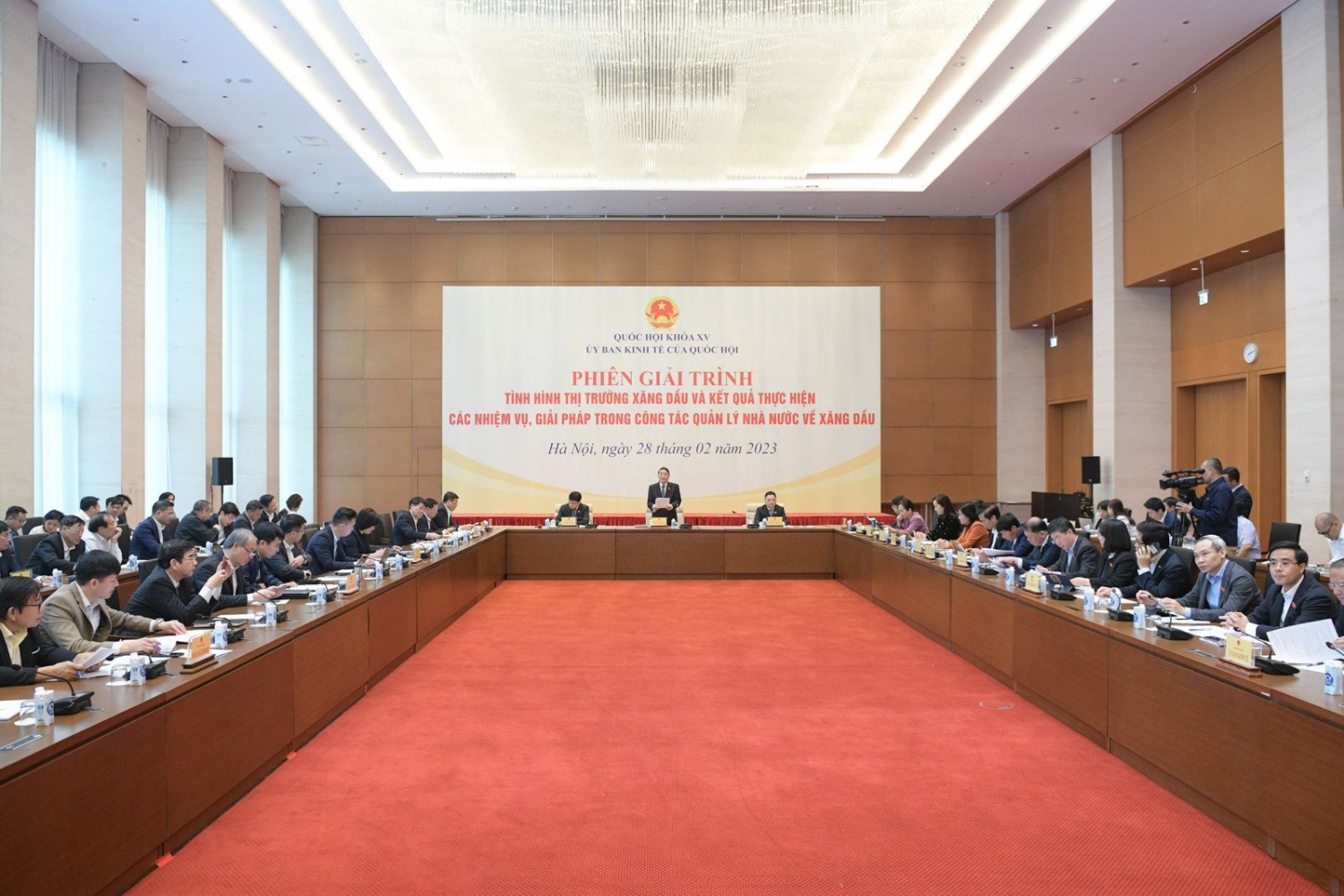 Phó Chủ tịch Quốc hội Nguyễn Đức Hải: Phải sớm đánh giá lại tình hình thị trường xăng dầu
