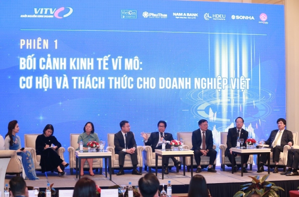 TS Vũ Tiến Lộc cho rằng số lượng doanh nghiệp gia nhập thị trường đang “chạm đáy”. Ảnh: Hoài Anh.