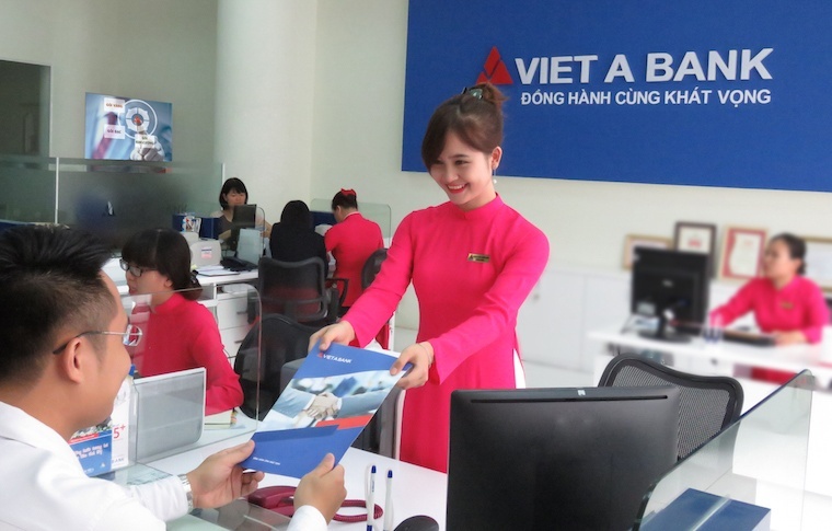 Tin ngân hàng ngày 30/1: Lãi trước thuế năm 2023 của VietABank giảm 16%