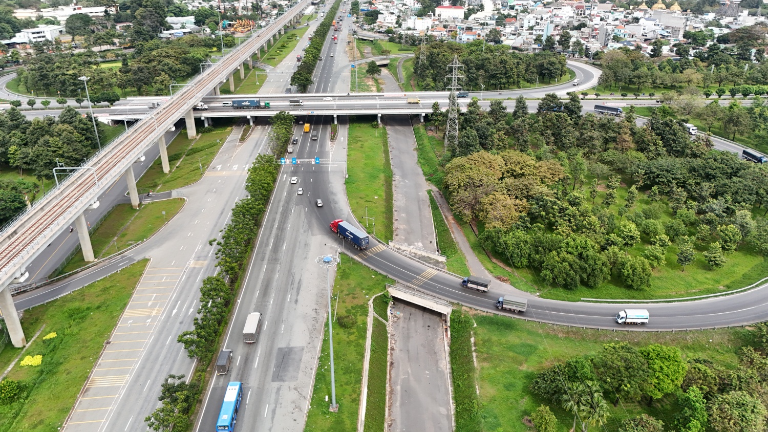 Hình ảnh gần 1km hầm chui phía Đông TP HCM 8 năm chưa hoàn thành