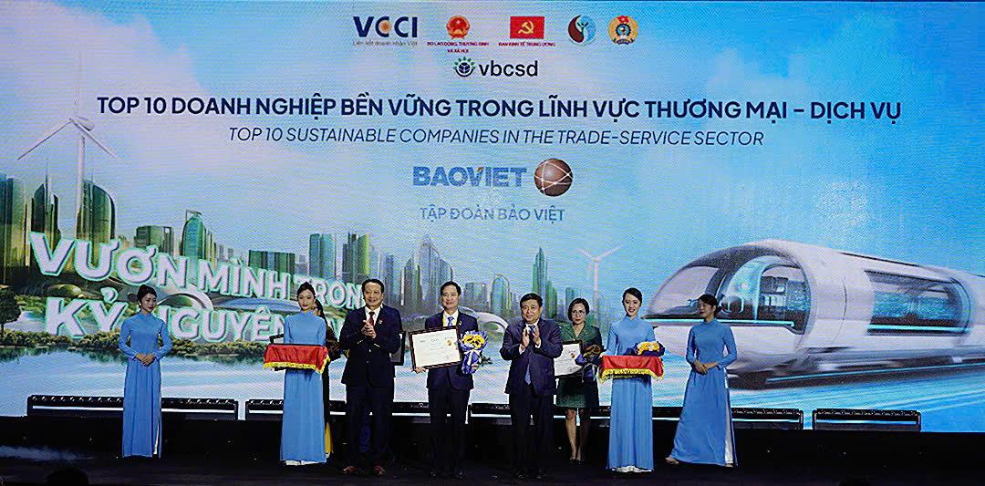 Bảo Việt nhận giải Top 10 DN bền vững