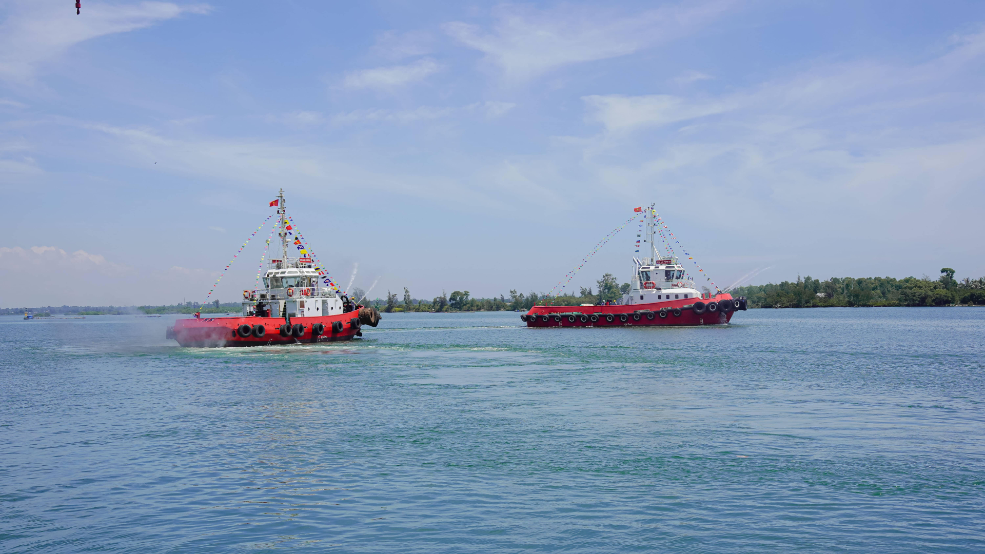 Bổ sung tàu lai mới, cảng quốc tế Chu Lai nâng cao chất lượng dịch vụ, đáp ứng nhu cầu xuất nhập khẩu hàng hóa tại khu vực. 11