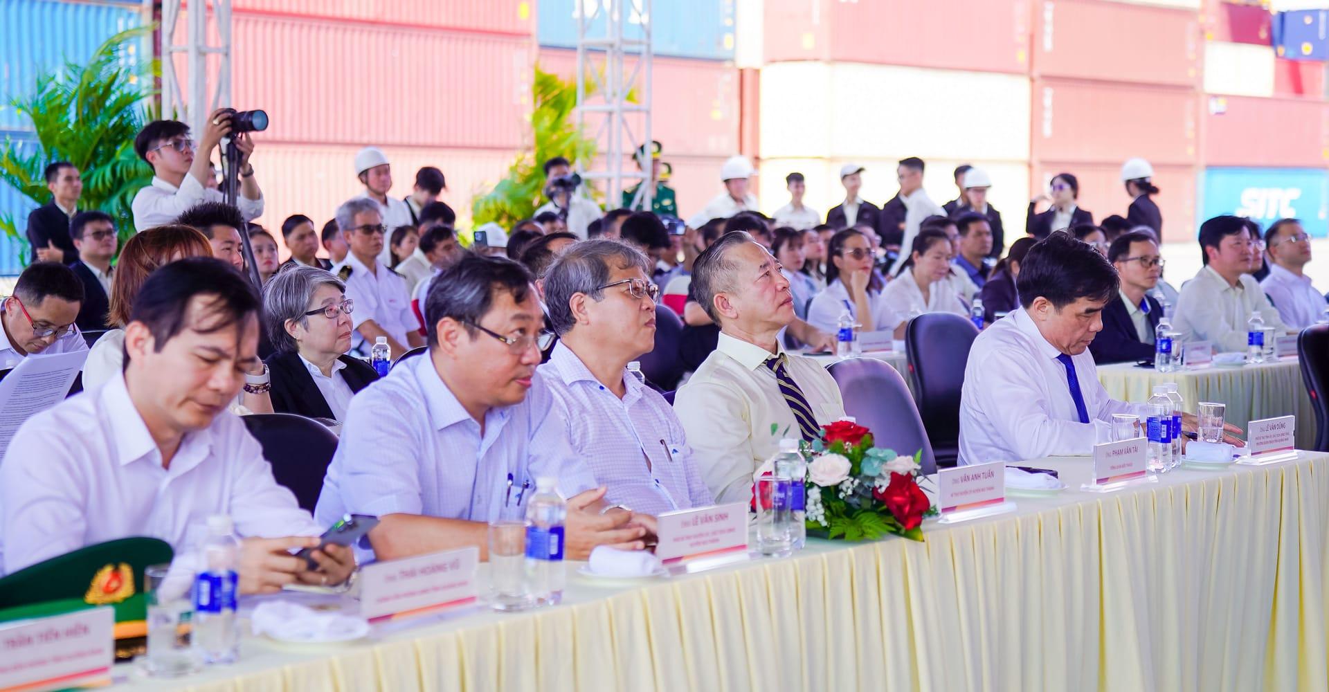 Buổi lễ có sự tham dự của Lãnh đạo tỉnh Quảng Nam, Lãnh đạo THACO, THILOGI, các đối tác, khách hàng trong nước và quốc tế. 2-1 (2)