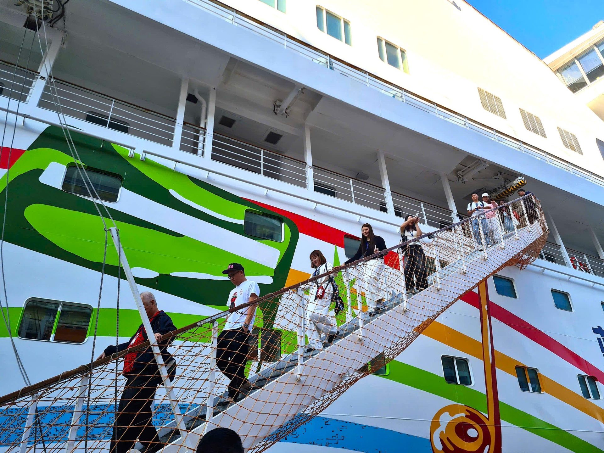 cang ha long don chuyen t