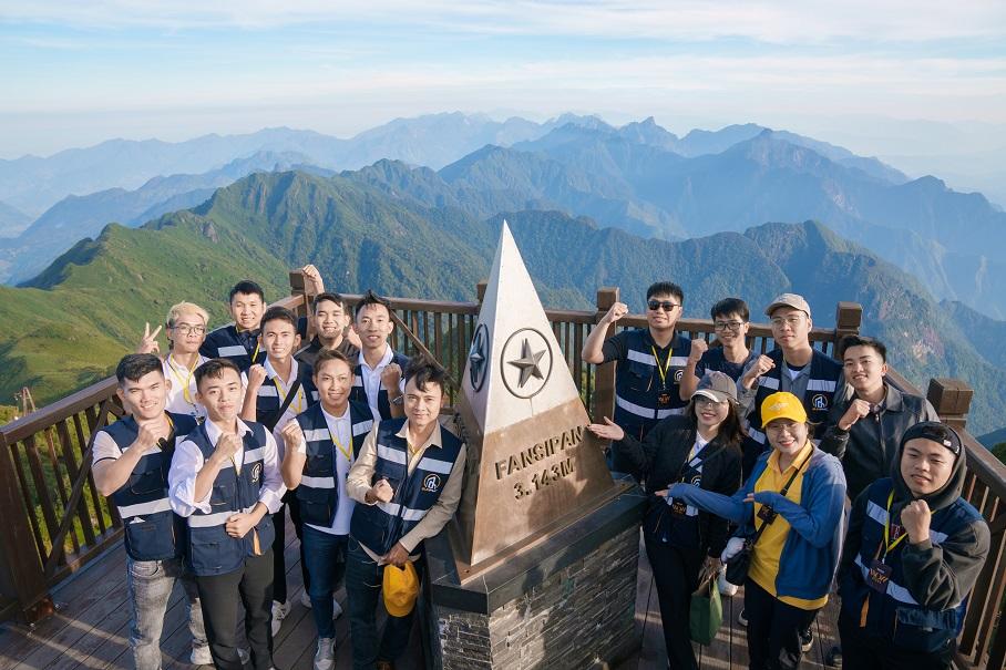 Nhân viên SGR tại F