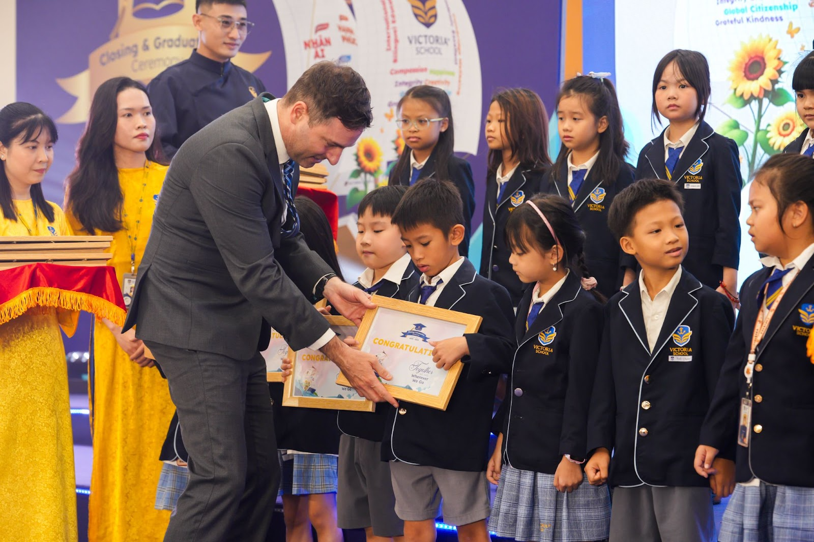 Lễ tổng kết năm học 2024 – 2025 của Victoria School: