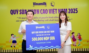 Vinamilk khởi động Quỹ sữa Vươn cao Việt Nam năm 2025 đúng dịp kỷ niệm 50 năm đất nước thống nhất