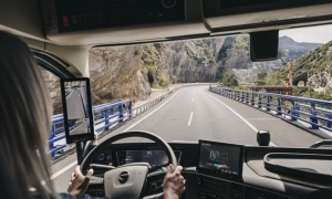 Volvo phát triển công nghệ tay lái tự động giúp tăng cường an toàn khi lốp xe bị nổ
